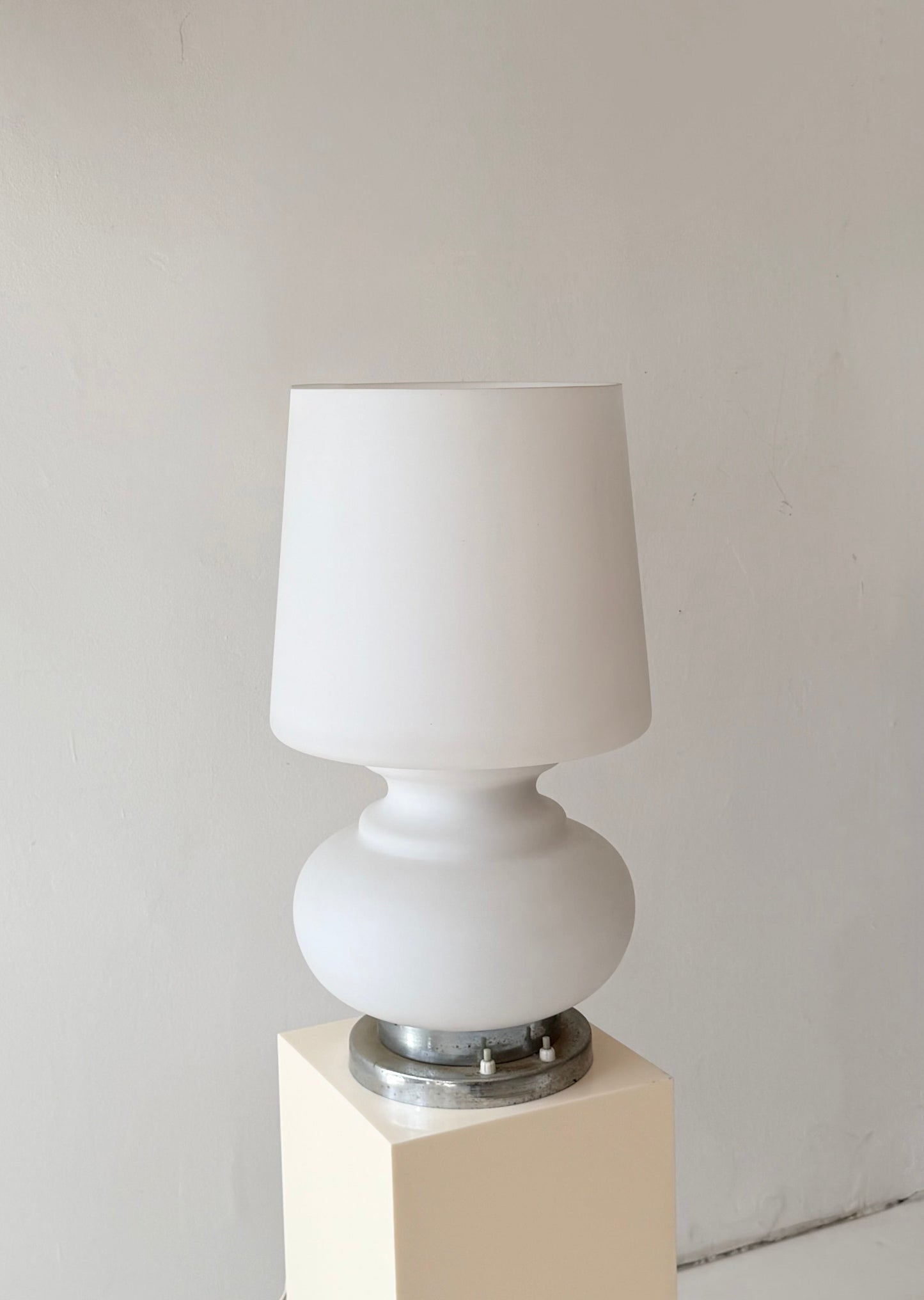 Large Sculptural 1970s White Glass Table Lamp