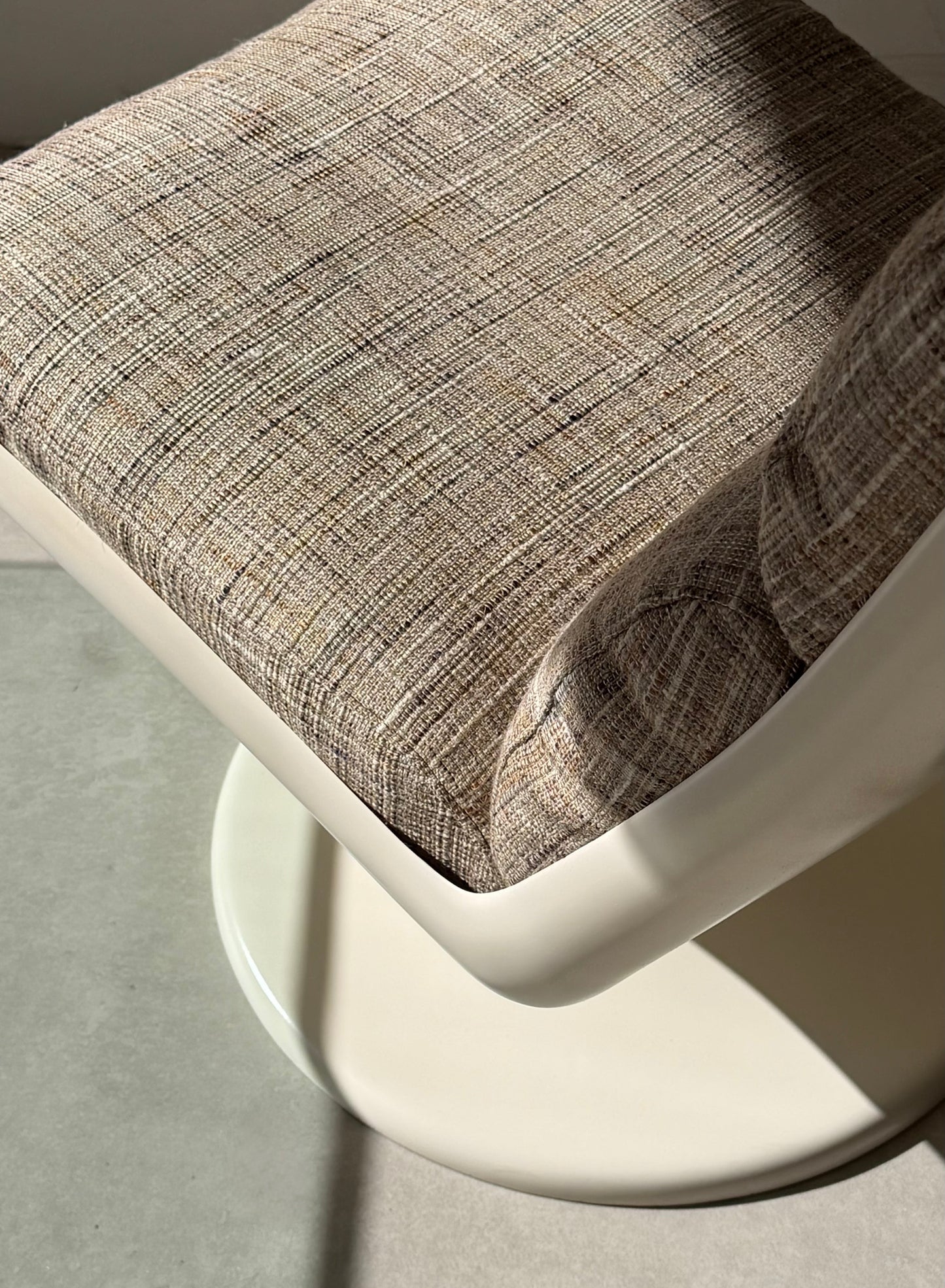 Vintage Fiberglass Swivel Lounge Chair