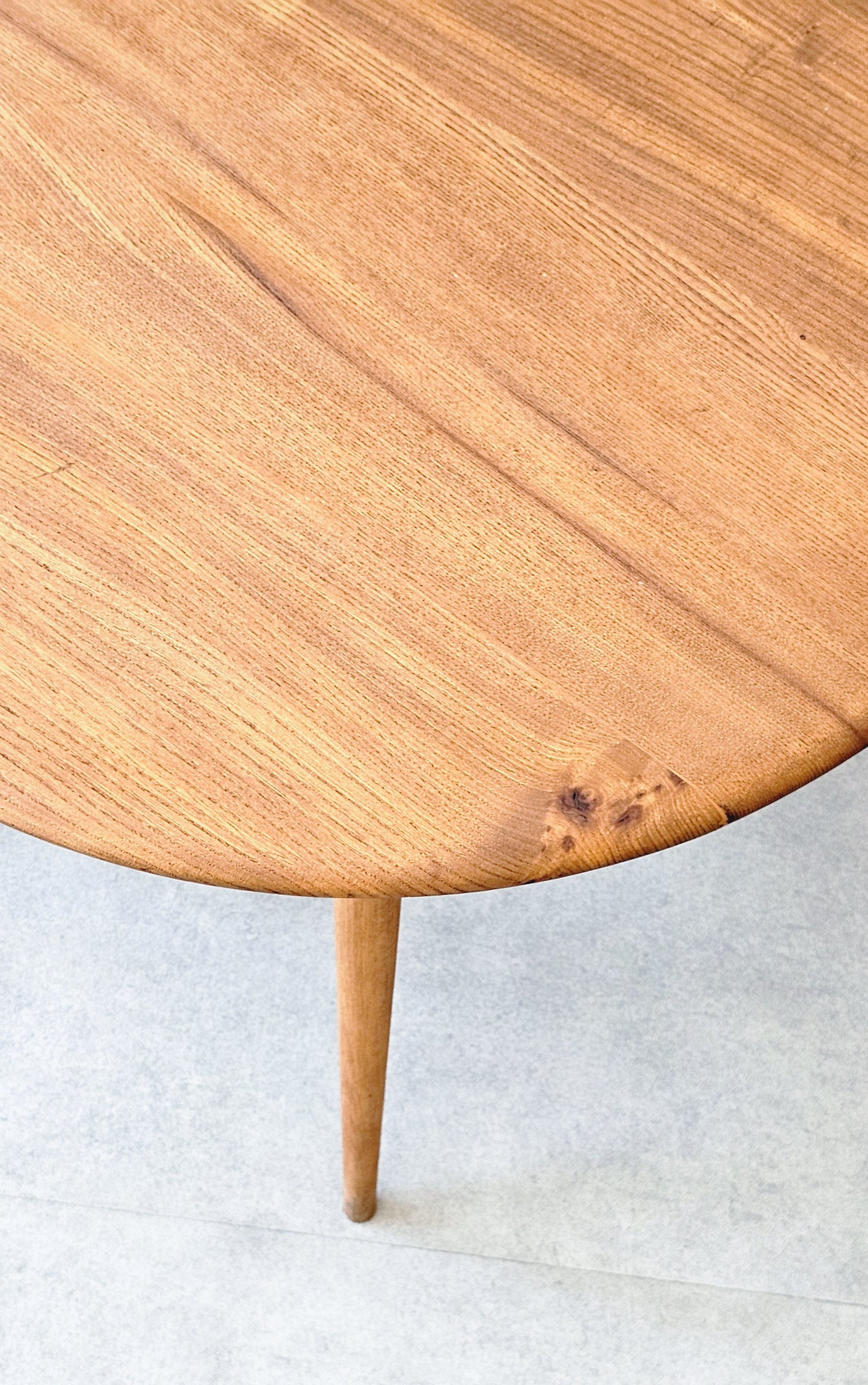 Vintage Ercol Elm Coffee Table, Model No. 142, 1960s