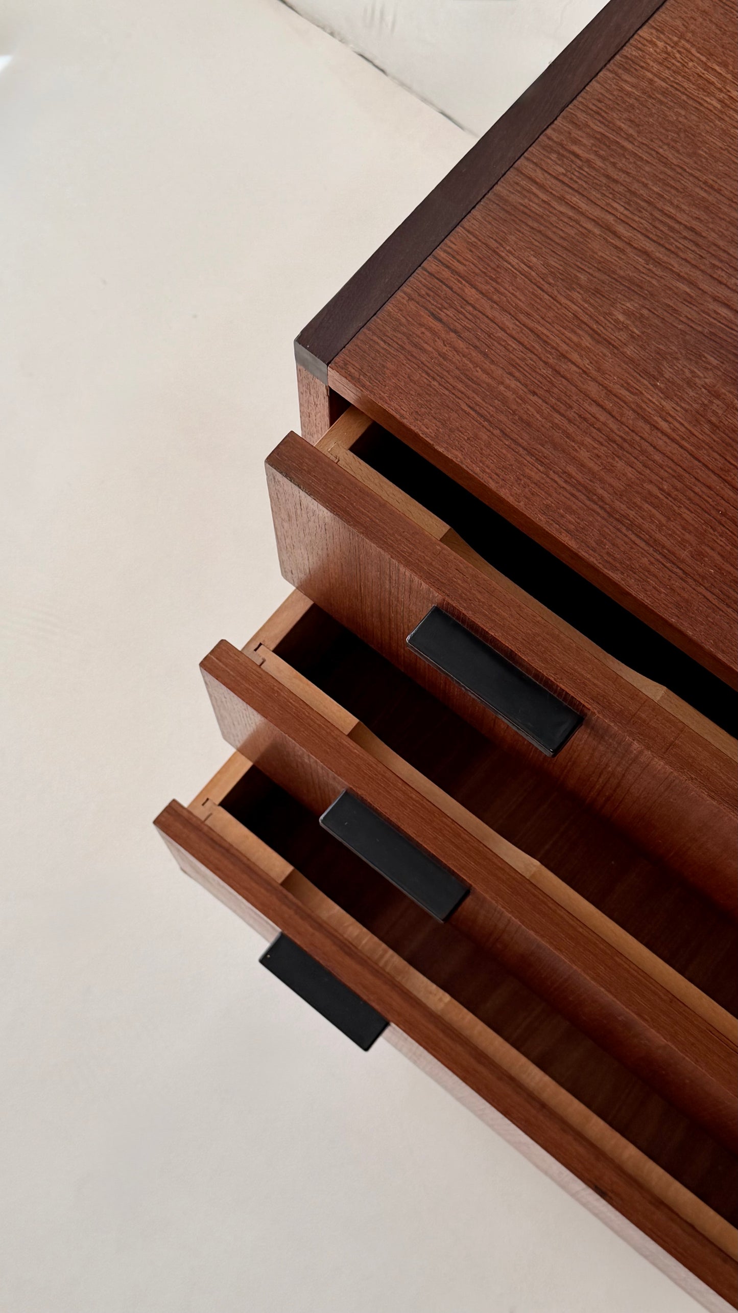 Mid-Century Teak Chest of Drawers by Shomrat Hazorea & UMS Pastoe