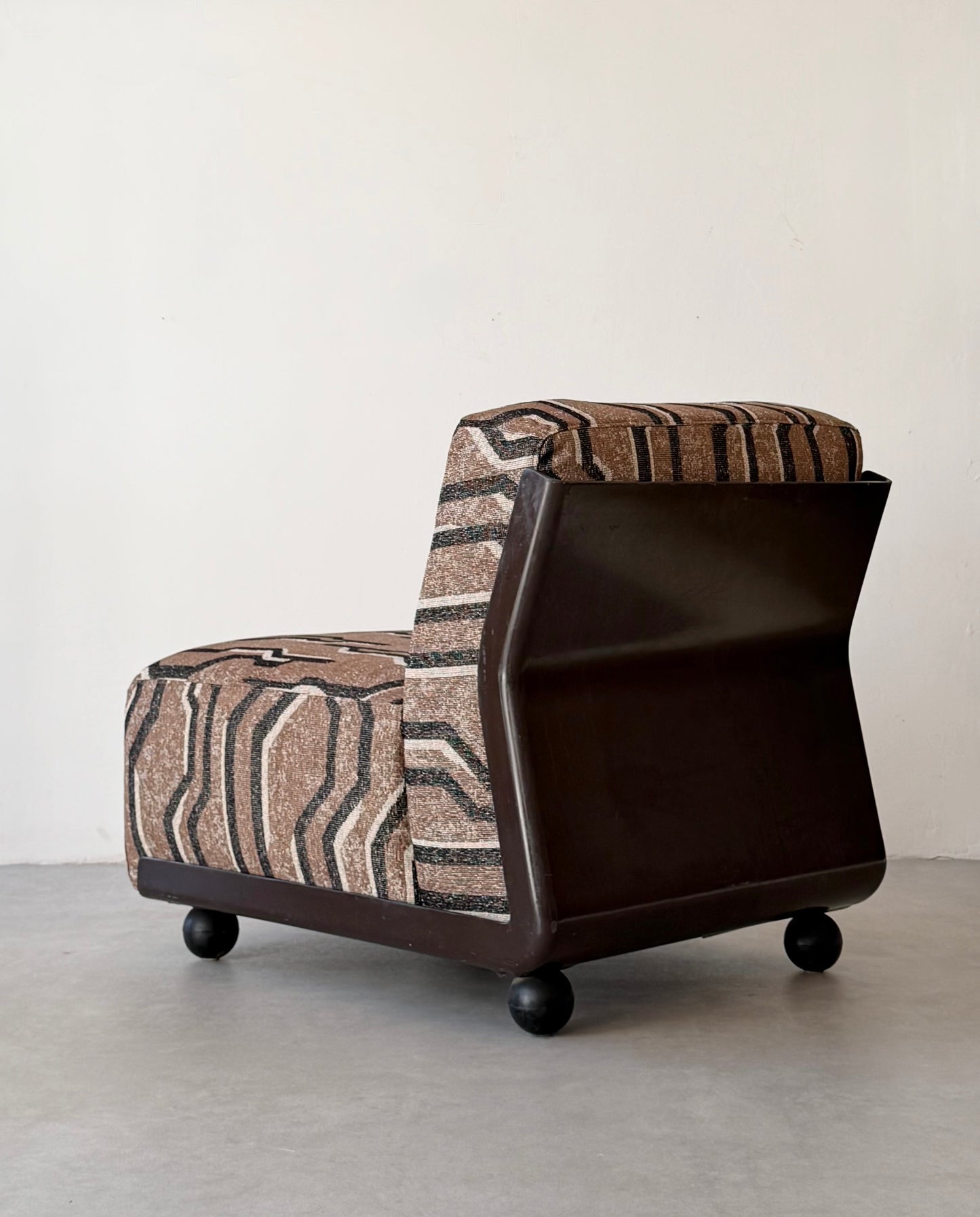 Amanda 24 lounge chair by Mario Bellini for b&b Italia