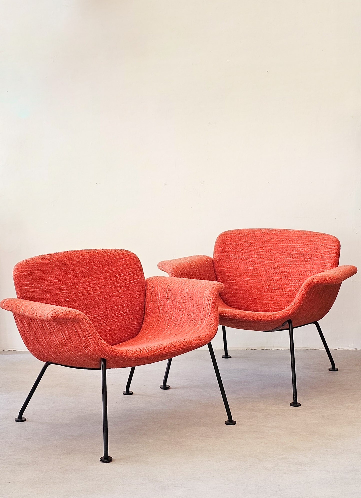 Pair of KN04 Lounge Chairs by Piero Lissoni for Knoll