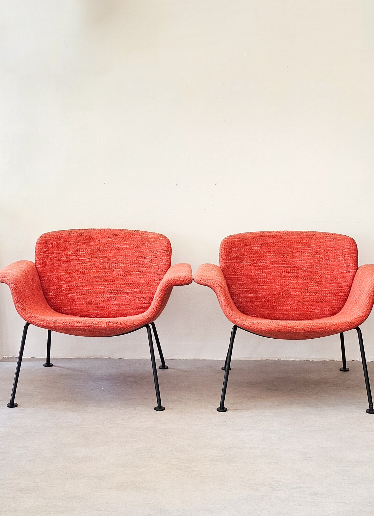 Pair of KN04 Lounge Chairs by Piero Lissoni for Knoll
