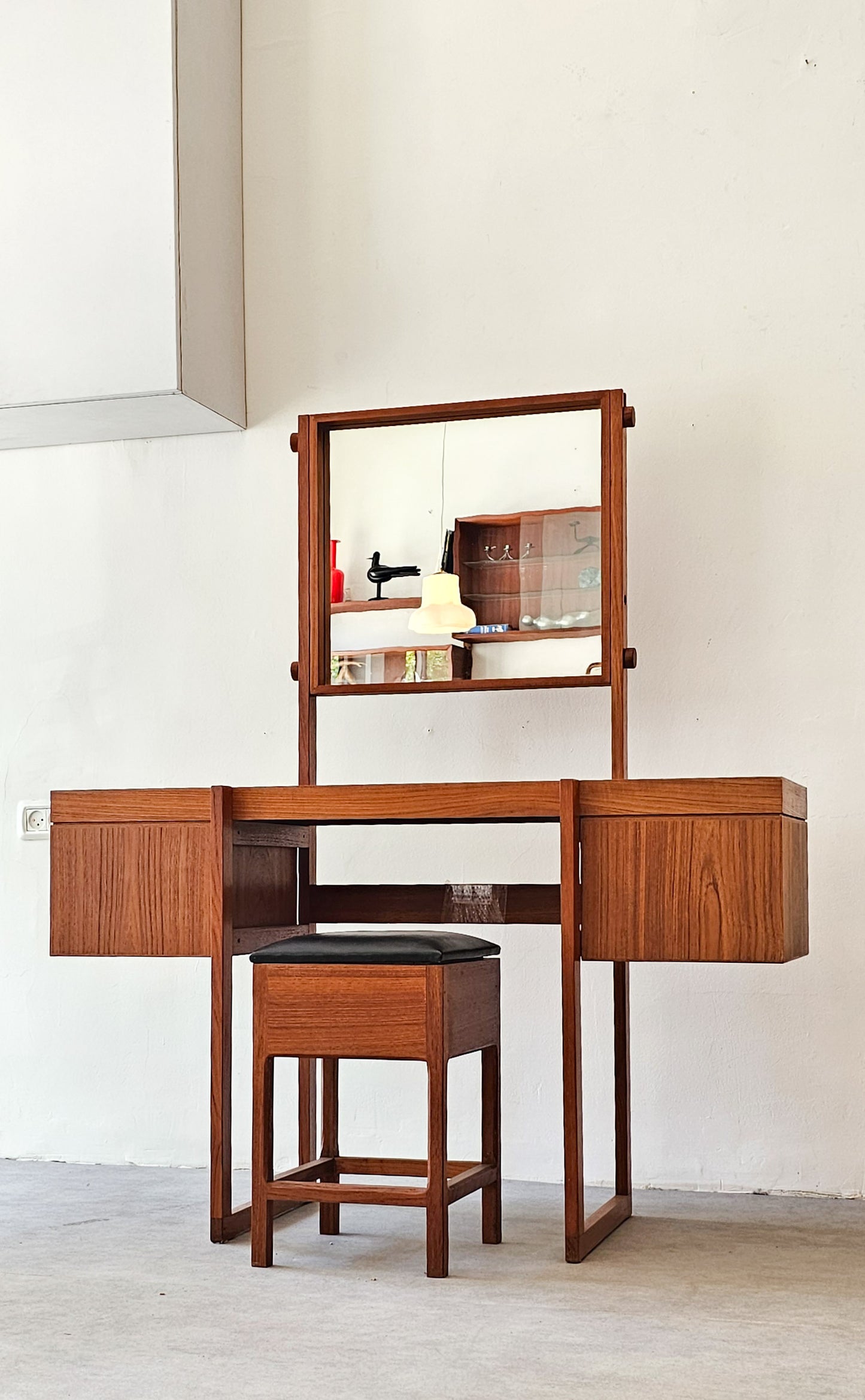 Mid-Century Oak Dressing Table with Vanity Mirror and Stool