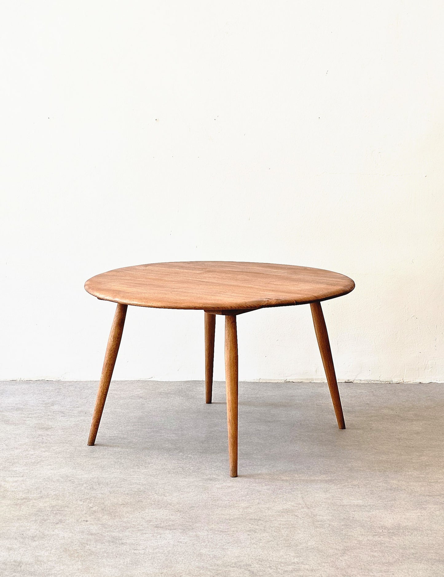 Vintage Ercol Elm Coffee Table, Model No. 142, 1960s