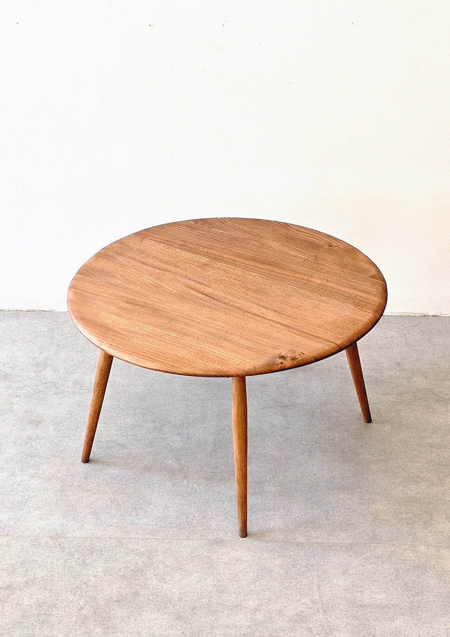 Vintage Ercol Elm Coffee Table, Model No. 142, 1960s